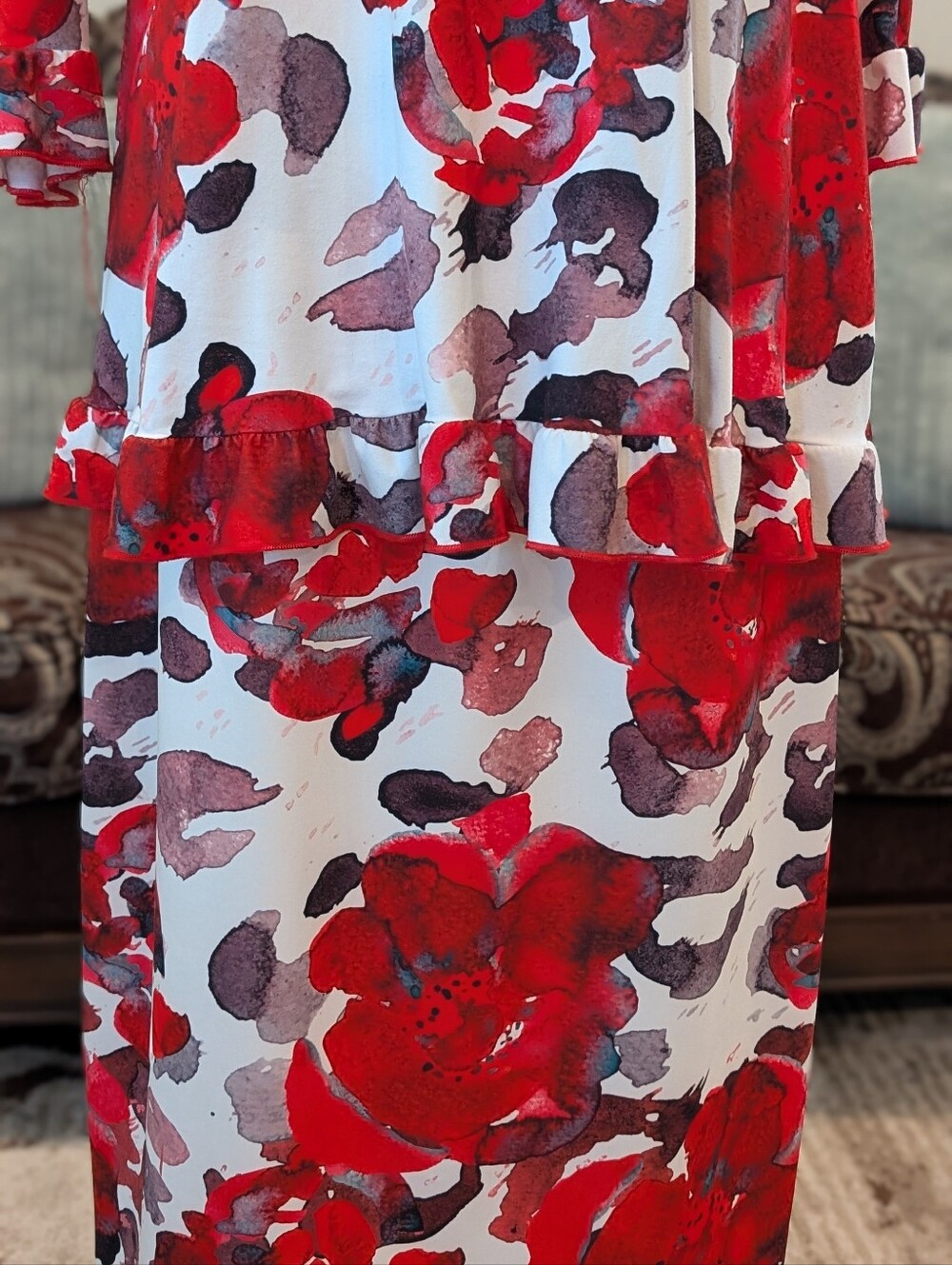 Red Floral Two-Piece Outfit - Picture 3 of 4